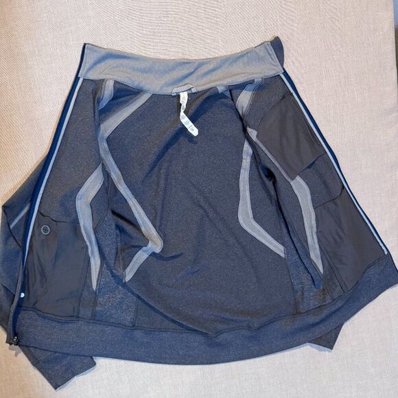 Lululemon Men’s Jacket Medium Navy Gray Full Zip Reflective Running Training - Picture 6 of 8